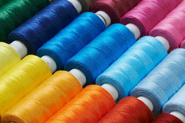 نخ پلی استر طاووس برای گلدوزی‌ های خلاقانه و خاص